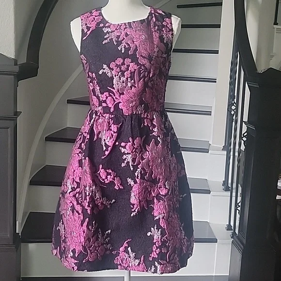 Floral Dress - Picture 4 of 9